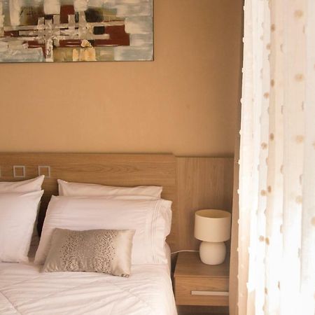 La Riviera Aparthotel Fernando de la Mora Bagian luar foto