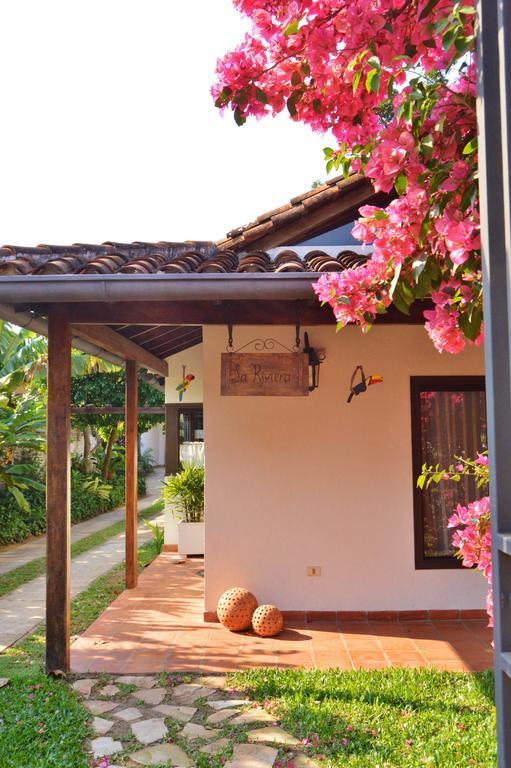 La Riviera Aparthotel Fernando de la Mora Bagian luar foto