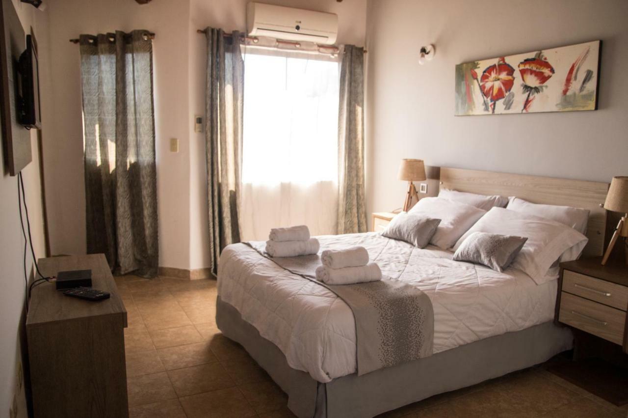 La Riviera Aparthotel Fernando de la Mora Bagian luar foto