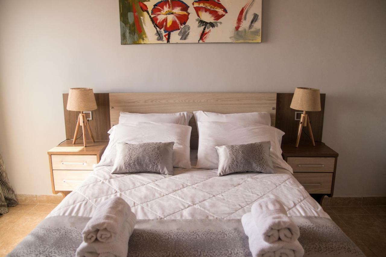 La Riviera Aparthotel Fernando de la Mora Bagian luar foto